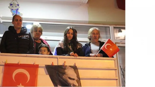 Kocaeli hep birlikte İstiklal Marşı'nı okudu!