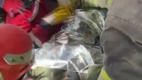 Kocaeli itfaiyesi 62 depremzedeyi enkaz altından çıkardı