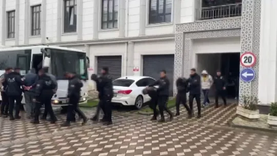 Kocaeli merkezli fuhuş operasyonunda 12 kişi gözaltına alındı, 14 kadın kurtarıldı