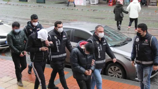 Kocaeli'nde 3 ton kaçak içki stoklayan 3 şahıs tutuklandı