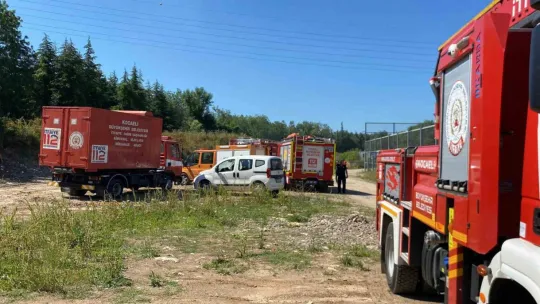 Kocaeli'nde şantiye deposunda yangın