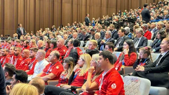 Kocaeli'nin Gonca Efeleri Cumhurbaşkanı Erdoğan'ın önünde sahne aldı