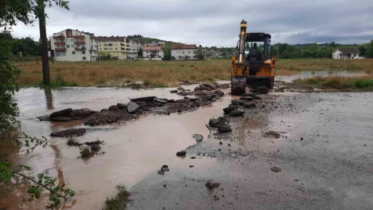 Kandıra'da yollar ve caddeler göle döndü