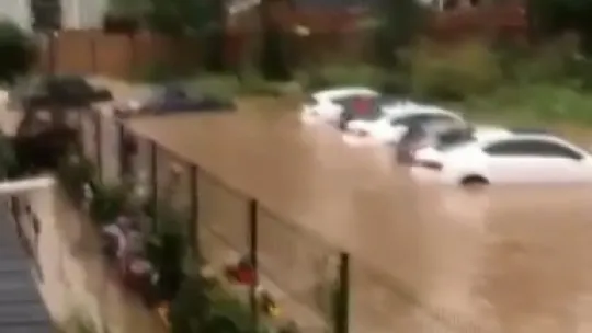 Kandıra'da yollar ve caddeler göle döndü