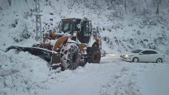 Kocaeli'nin yüksek kesimlerinde kar etkili oldu