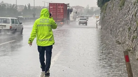 Kocaeli'de yollar göle döndü