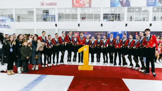 Buz pateninde kürsüyü kaptırmadılar