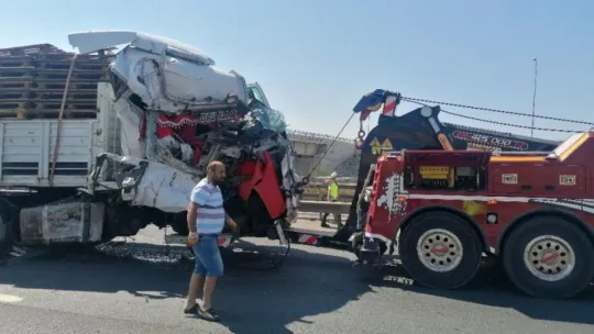 Kocaeli TEM'de zincirleme kaza!