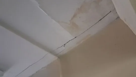 Depreme dayanıklı olmadığı için mühürlendi