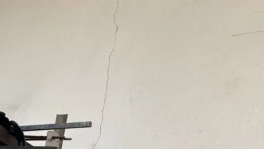 Depreme dayanıklı olmadığı için mühürlendi