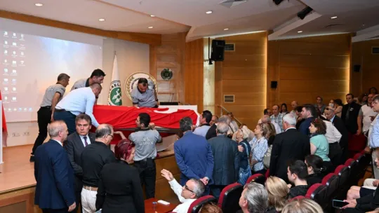 Kocaeli Üniversitesi'nden kurucu rektörüne son görev