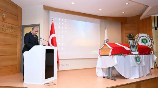 Kocaeli Üniversitesi'nden kurucu rektörüne son görev