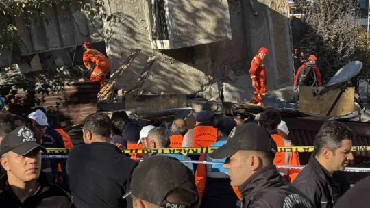 Vali Aktaş: İçeride olduğunu teyit ettiğimiz 5 kişiyle henüz temas yok