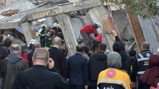 Vali Aktaş: İçeride olduğunu teyit ettiğimiz 5 kişiyle henüz temas yok