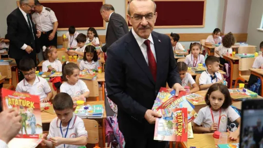 Vali Yavuz: Çocuklarımızı geleceğimize daha iyi hazırlayacağız