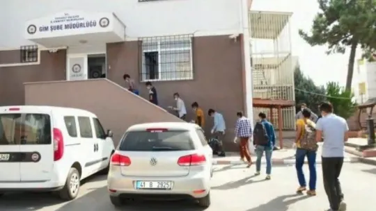 Kocaeli'de 14 düzensiz göçmen yakalandı: 2 gözaltı!