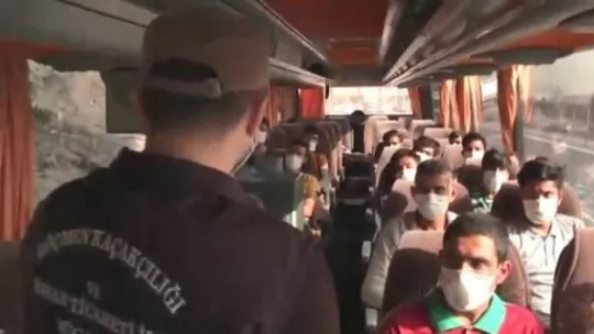 Kocaeli'de 14 düzensiz göçmen yakalandı: 2 gözaltı!