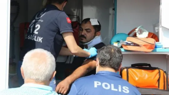Kocaeli'de 2 otomobil çarpıştı: 3 yaralı