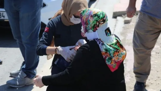 Kocaeli'de 2 otomobil kafa kafaya çarpıştı