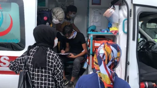 Kocaeli'de 3 otomobil çarpıştı: 5 yaralı!
