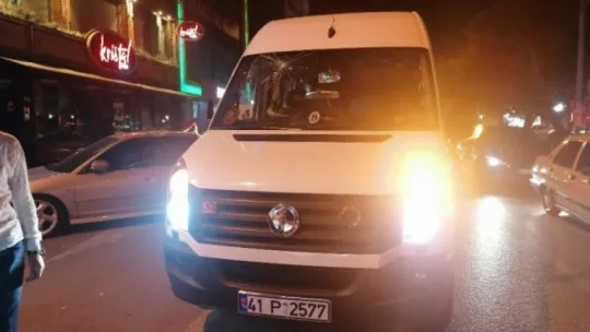 Kocaeli'de 4 araç birbirine girdi!