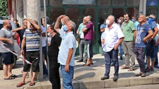 Kocaeli'de 4 katlı binada yangın paniği!