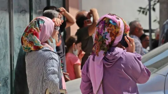 Kocaeli'de 4 katlı binada yangın paniği!