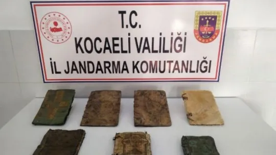 Kocaeli'de 7 adet tarihi İncil ve Tevrat ele geçirildi: 4 gözaltı!