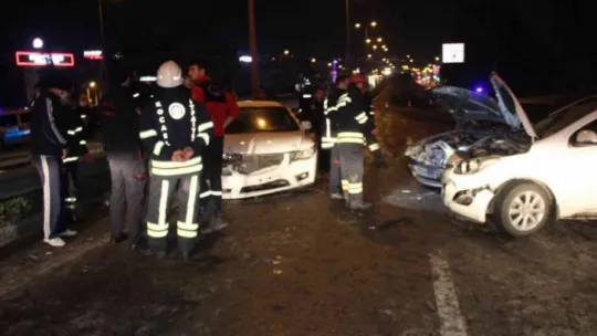 Kocaeli'de 8 araç birbirine girdi: 2 yaralı!