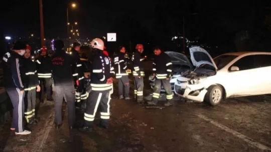 Kocaeli'de 8 araç birbirine girdi: 2 yaralı!