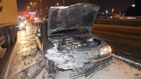 Kocaeli'de 8 araç birbirine girdi: 2 yaralı!
