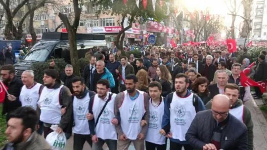 Kocaeli'de binler şehitlerimiz için yürüdü!
