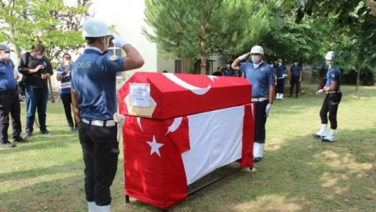 Kocaeli'de boğulan polis memuru toprağa veridi