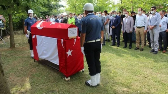 Kocaeli'de boğulan polis memuru toprağa veridi