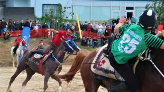 Kocaeli'de cirit şöleni nefes kesti