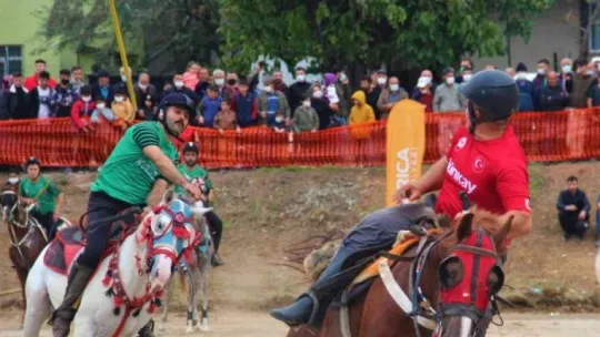 Kocaeli'de cirit şöleni nefes kesti