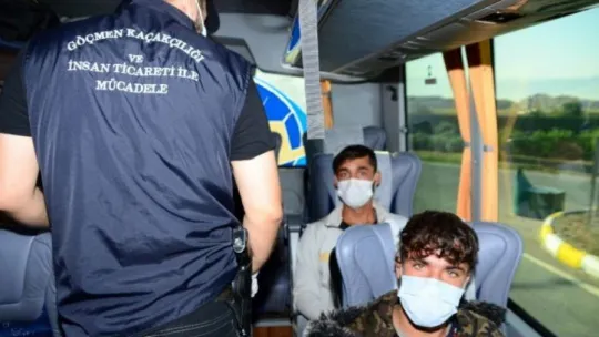 Kocaeli'de durdurulan otobüste 7 düzensiz göçmen yakalandı