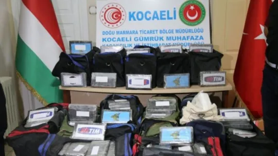 Kocaeli'de ele geçirilen 540 kilo kokain görüntülendi