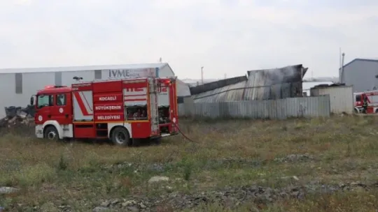 Kocaeli'de geri dönüşüm tesisinde yangın!