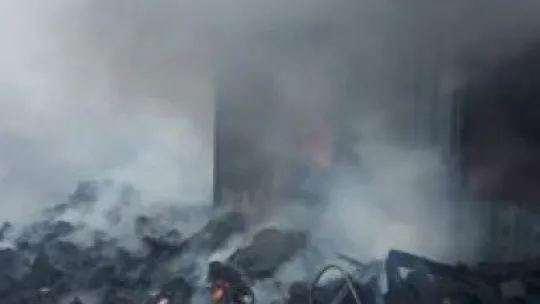 Kocaeli'de geri dönüşüm tesisinde yangın!