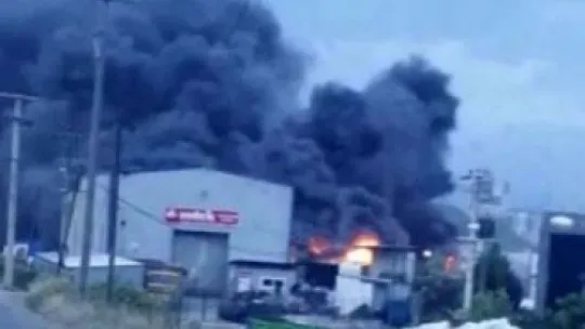 Kocaeli'de geri dönüşüm tesisinde yangın!