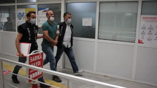 Kocaeli'de husumetlisini iş yeri önünde vurdu!