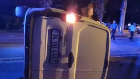 Kocaeli'de iki araç kafa kafaya çarpıştı!