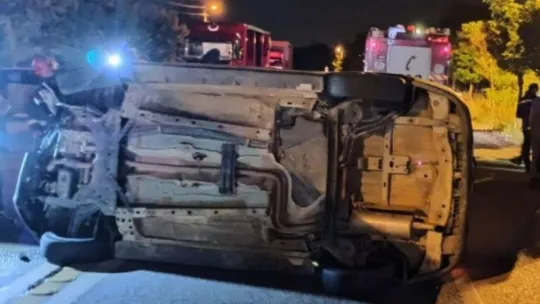 Kocaeli'de iki araç kafa kafaya çarpıştı!