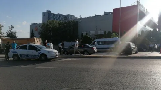 Kocaeli'de iki otomobil çarpıştı: 1 yaralı!