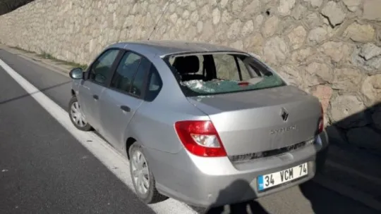 Kocaeli'de iki otomobil tır ile çarpıştı: 1 ölü, 3 yaralı