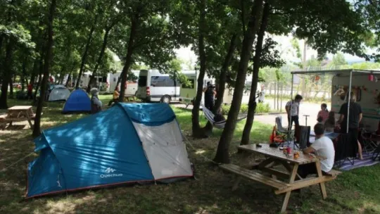 Kocaeli'de kamp alanları çadır ve karavanlarla doldu