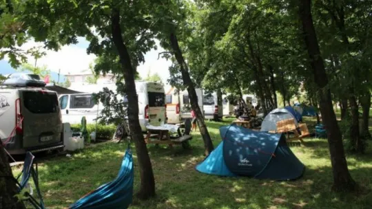 Kocaeli'de kamp alanları çadır ve karavanlarla doldu