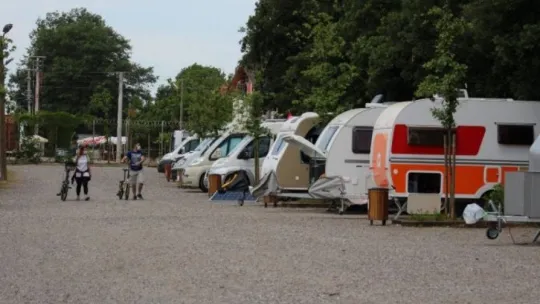 Kocaeli'de kamp alanları çadır ve karavanlarla doldu