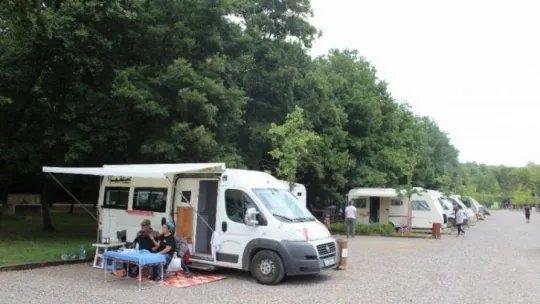 Kocaeli'de kamp alanları çadır ve karavanlarla doldu